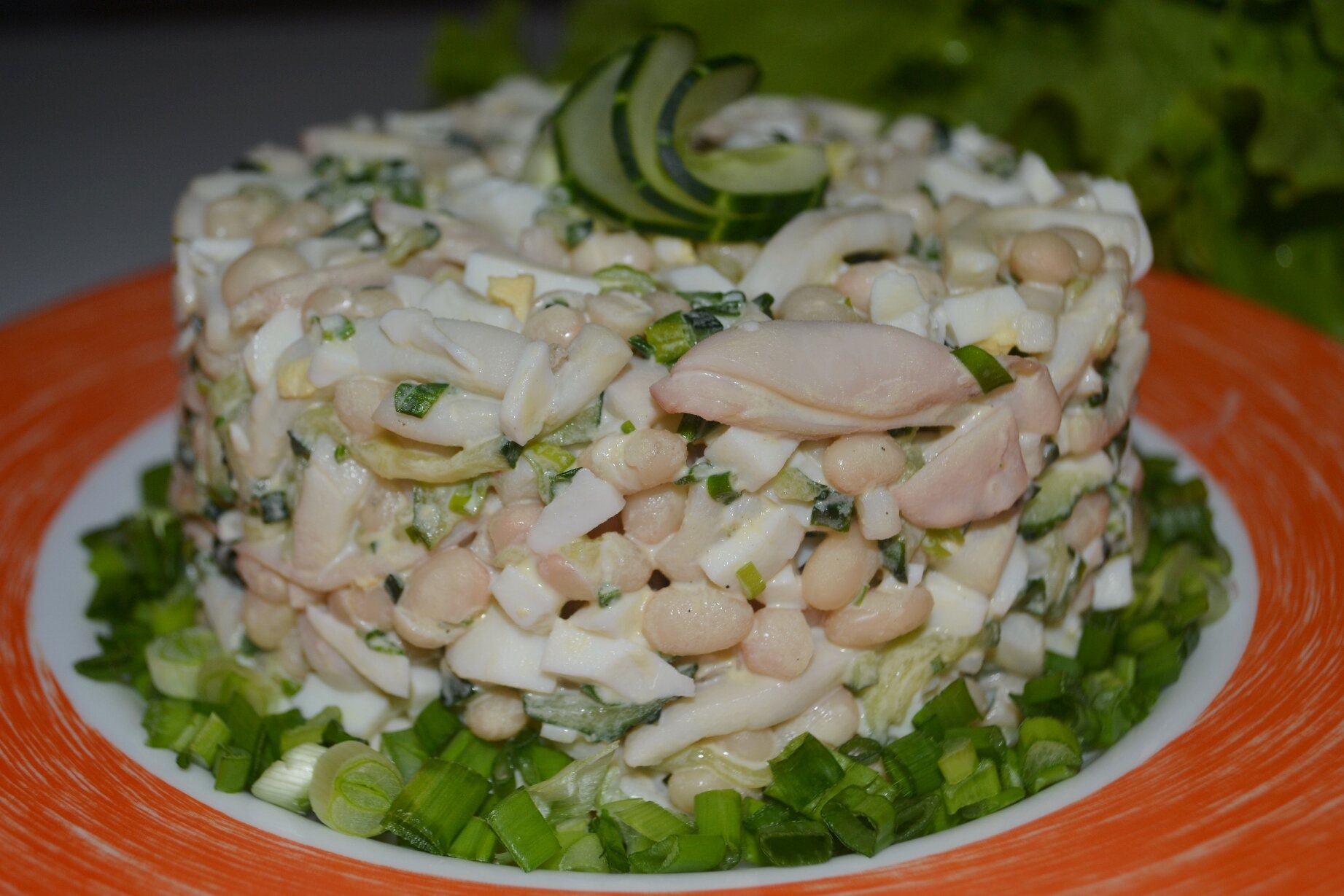 Салат с кальмарами и фасолью